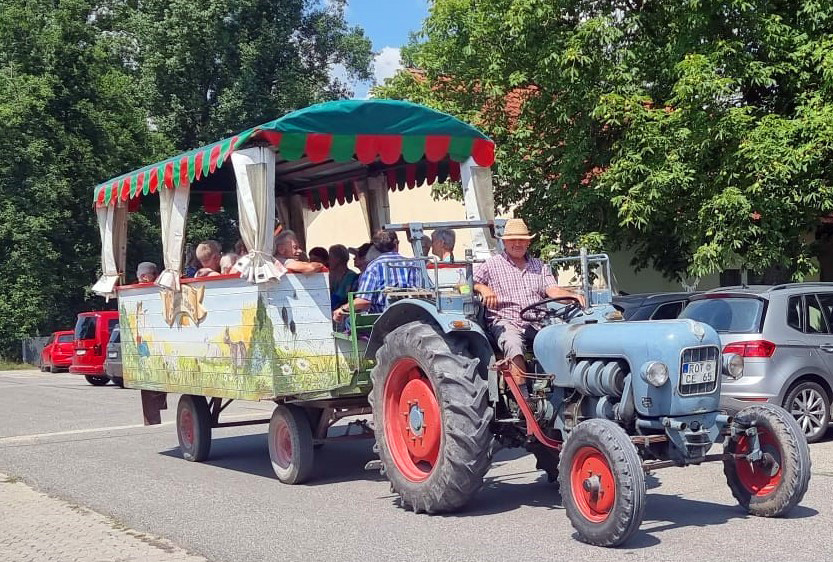 Sommerfest auf dem Traktor